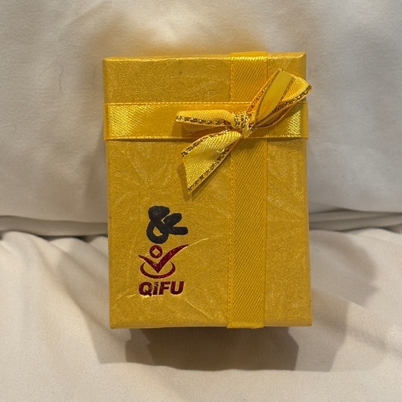 Fish Tchotchke Trinket Box – Crystal & Enamel – QIFU Gift Box Included - Picture 8 of 9